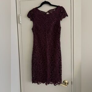 Alice + Olivia Maroon Lace Open Back Cocktail dress size 4